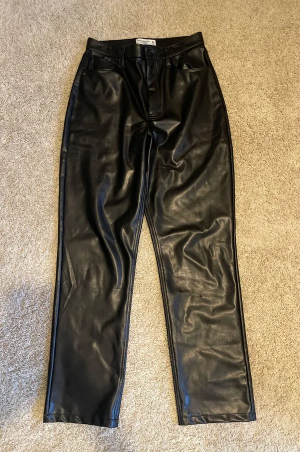 Abercrombie Curve Love 90s Straight Ultra High-Rise Leather Pants - Image 2