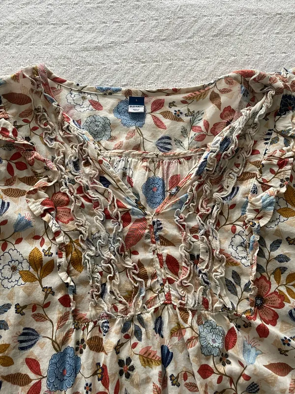 Old Navy Top - Image 2