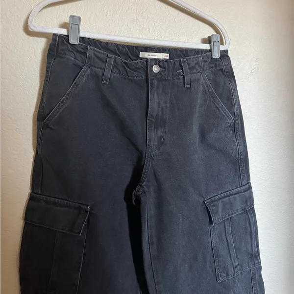 Levi’s ‘94 Baggy Wide Leg Cargo Jeans Size 28 in Black‎ - Image 5