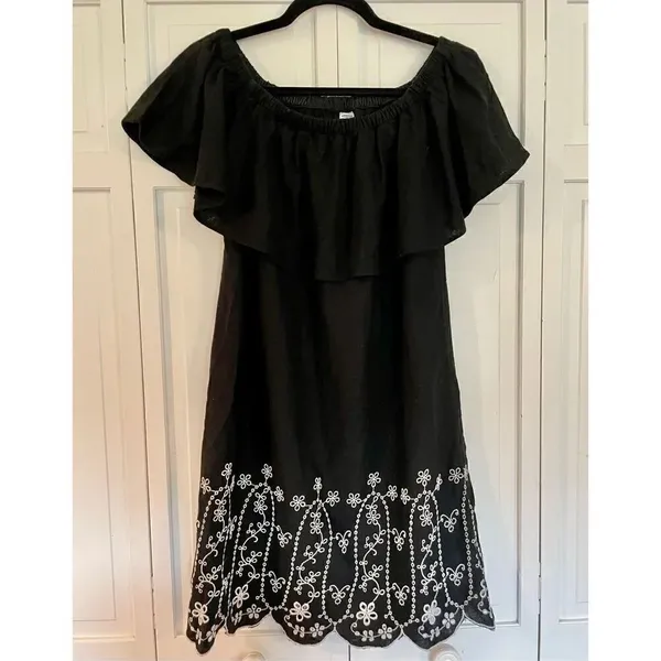 Old navy linen black ruffled neck eyelet hem dress small - Image 2