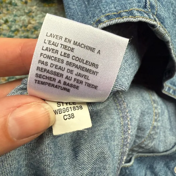 Vintage Liz Claiborne Liz Wear denim button down fitted top, size medium - Image 8