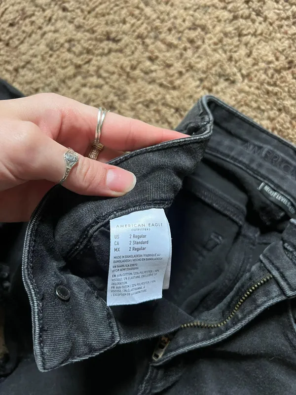 American Eagle Jeans - Image 4