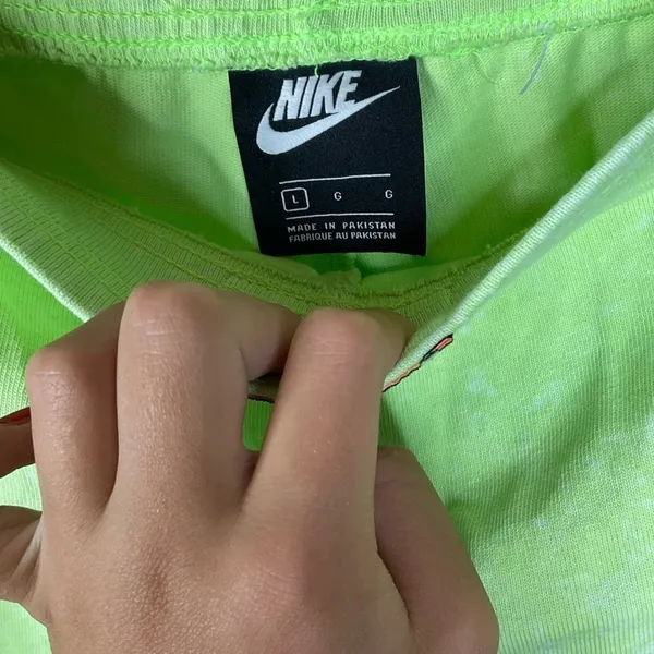 Nike Retro‎ Neon Green Shorts Size Large - Image 5
