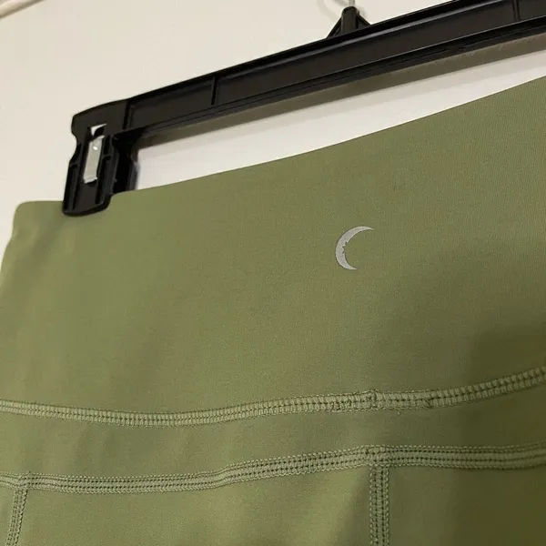 ZYIA ACTIVE high waist light and tight cropped green leggings side pocket large - Image 4