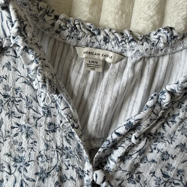 American Eagle Light Blue Floral & Stripe Short-Sleeve Peasant Top - Image 5