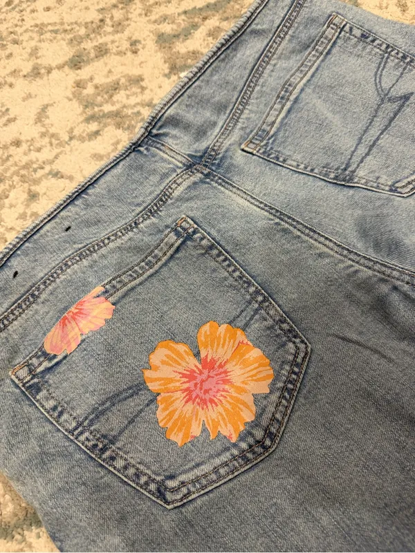 American Eagle Super Low-Rise Baggy Flare Floral Jeans Size 16 - Image 7