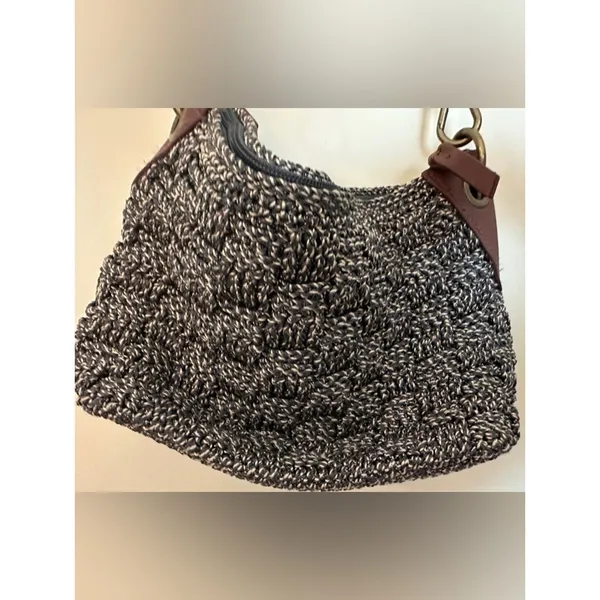 The Sac Woven Hobo Shoulder Bag in Brown and Cream - Image 6