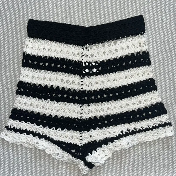 Tularosa Black And White Stripe Crochet Revolve Shorts Sz Sm - Image 2