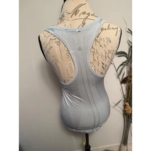 Lululemon Swiftly Tech Racerback Tank Top‎ Light Blue Size 6 Athletic Wear - Image 2