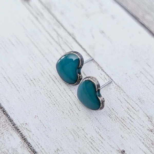 Vintage Stud Earrings Dainty Dark Teal Heart - Tarnished - Image 2