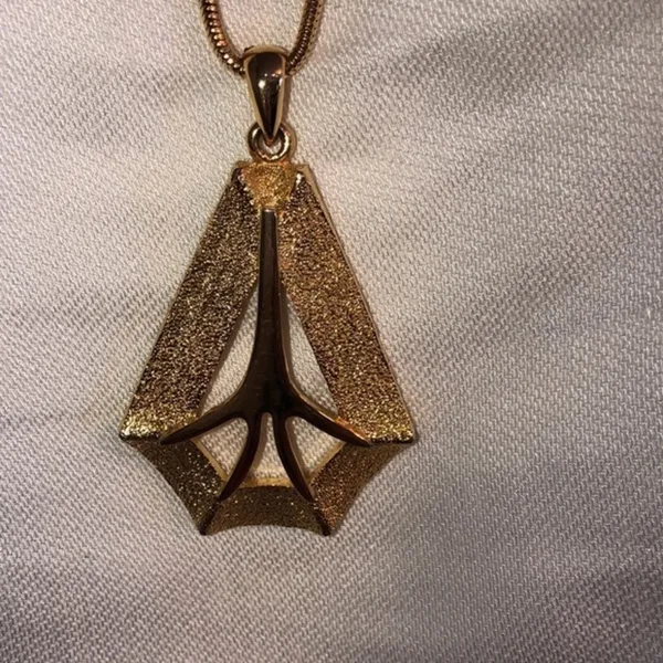 Costume Jewelry Necklace - Image 2