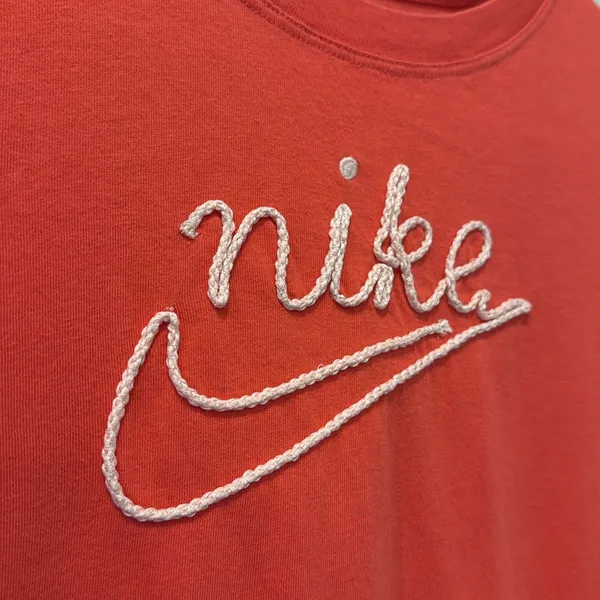 Nike Red Short Sleeve Tee with Iconic Logo Embroidered Size Medium M RARE - Image 3