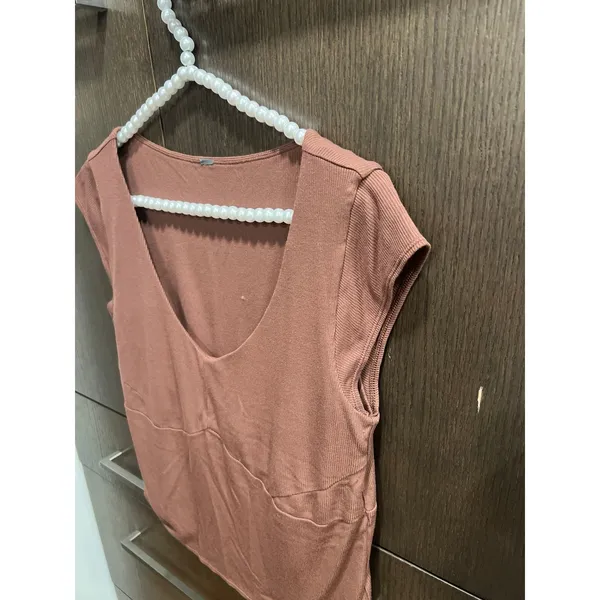 Vuori women's brown short sleeve shirt size small - Image 2