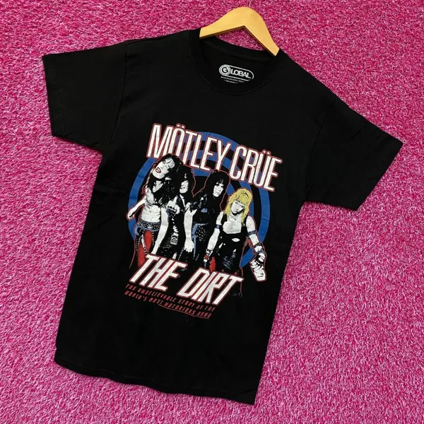 Motley Crue The Dirt Rock tshirt Size Small - Image 3