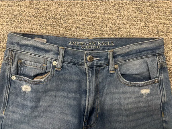 American Eagle Distressed Mom Jean High Rise - Image 3