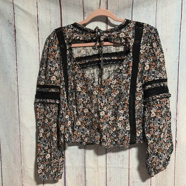 NWT American Eagle Outfitters Floral and Lace Open Back Blouse - Image 9