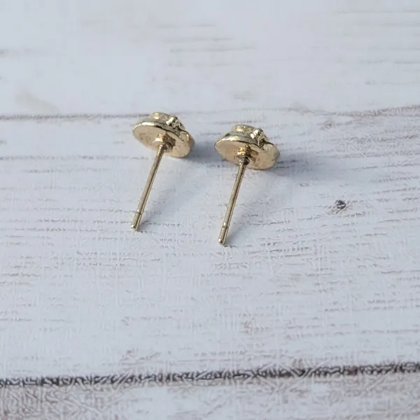 Vintage Stud Earrings 0.25" Dainty Gold Tone Halo Blue Center - Fair Condition - Image 4