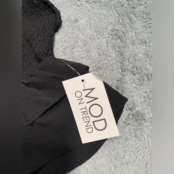 NWT Mod on trend smocked Black Halter Top medium - Image 2