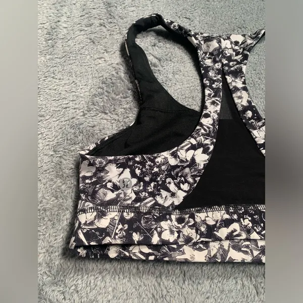 lululemon athletica invigorate Floral Print Sports Bra 8 black white - Image 7