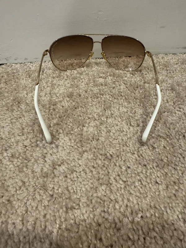 Marc Jacobs Gold Aviators Sunglasses with Brown Gradient Lenses - Image 4