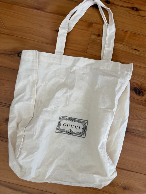 Gucci Cream Canvas Logo Tote - Image 2