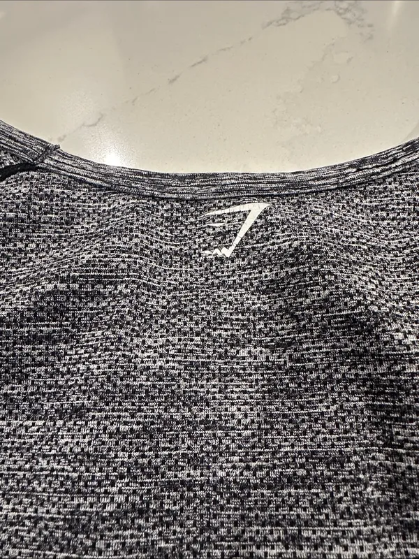 Gymshark vital seamless long sleeve shirt marled gray and black size large - Image 8
