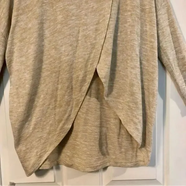 Wonderland by Orange Wrap Crowl Neck Sweater Size Small - Image 2