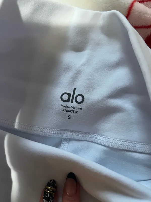 Alo Yoga High-Waisted Shorts Biker - Image 2