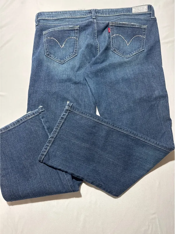 Levi's Night Blues Flared Jeans - Vintage Vibes with a Kick! - Image 11