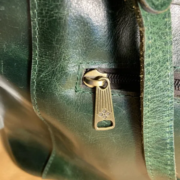 VNTG PATRICIA NASH STYLE P82806 Dark Green Leather Crossbody with Dust bag - Image 10
