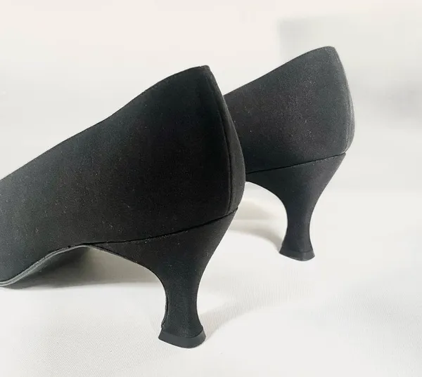 Stuart Weitzman Black pumps - Image 8