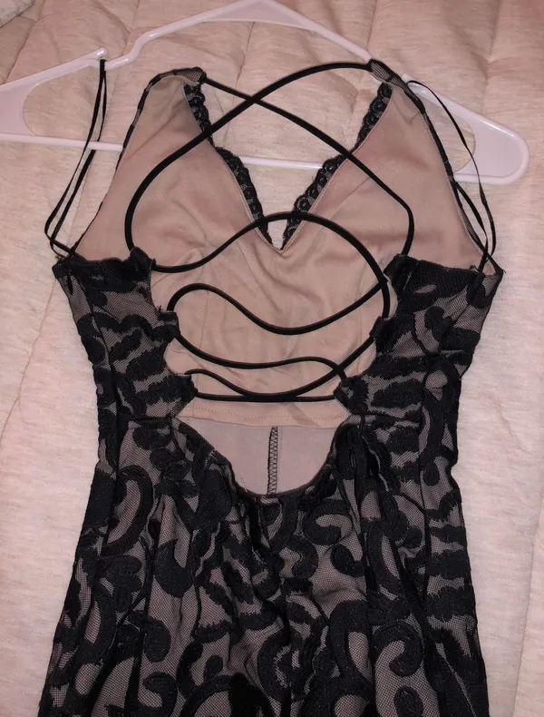 LF Black Lace Bodycon Dress - Image 4