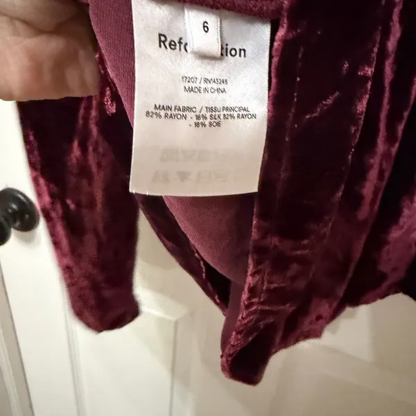 Reformation Roy Burgundy Velvet Silk Blend‎ Top size 6 - Image 7