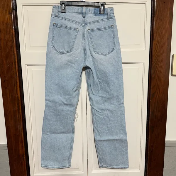 Abercrombie & Fitch The 90s Straight Ultra High Rise light wash jeans size 26S - Image 2