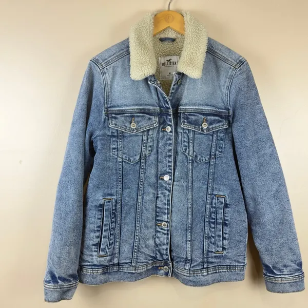 Hollister Women’s Size M Blue Denim Jacket Faux Shearling Lined - Image 2