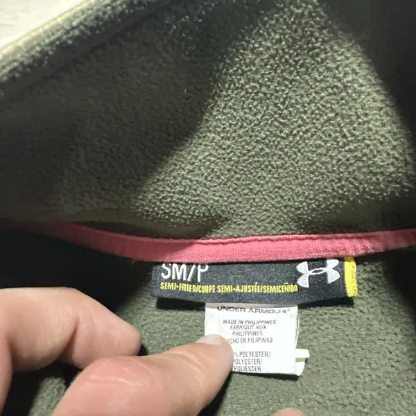 Under Armour Women's SZ Small Realtree Xtra Camo 1/4 Zip Hunting Pullover - Image 3