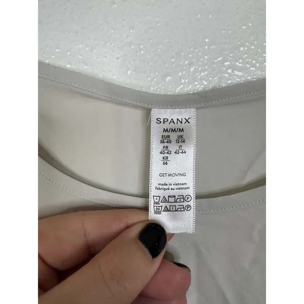 Spanx Get Moving Pleated Tank Top Womens Medium Off White Sleeveless Activewear - Image 3