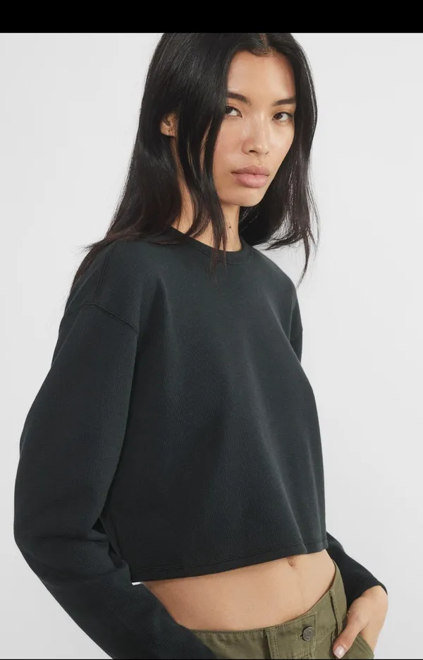 long sleeve knit  cropped sweater - Image 4