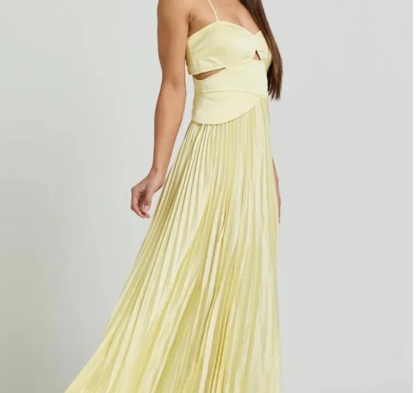 Showpo Dress Maxi - Image 4