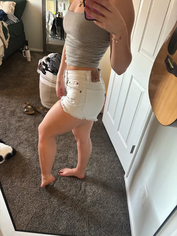 White Levi’s Jean Shorts 501 - Image 3