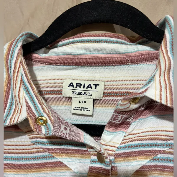 Ariat long sleeve - Image 2