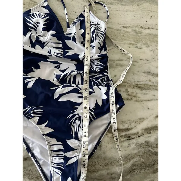 CUPSHE Women's One Piece Swimsuit V-Neck Floral Navy Blue & White Size S - Image 2