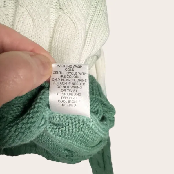 Sincerely Jules Green Ombre Cable Knit Cropped Green Sweater Medium - Image 8