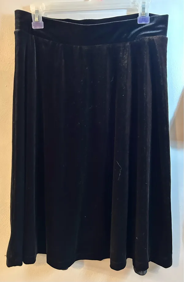 Women's velour suit: skirt and jacket.Size M. $25. - Image 3