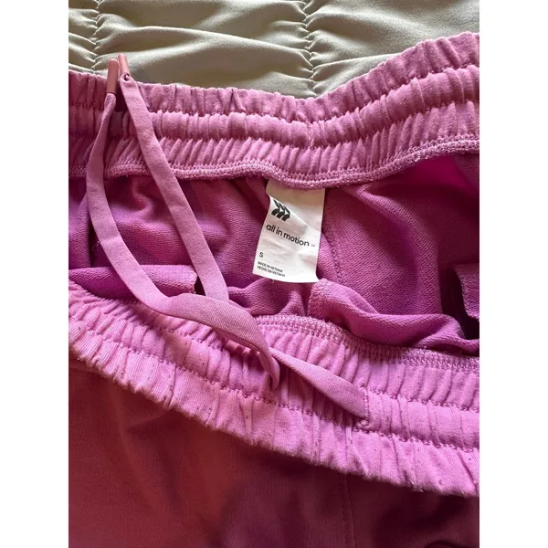Pink all in motion shorts - Image 4