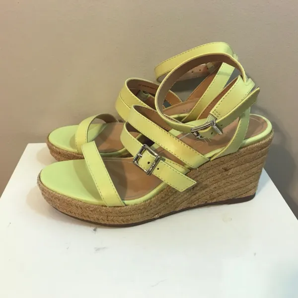Vionic Sabina wedge-heel platform sandals in pale lime green leather, like new! - Image 7