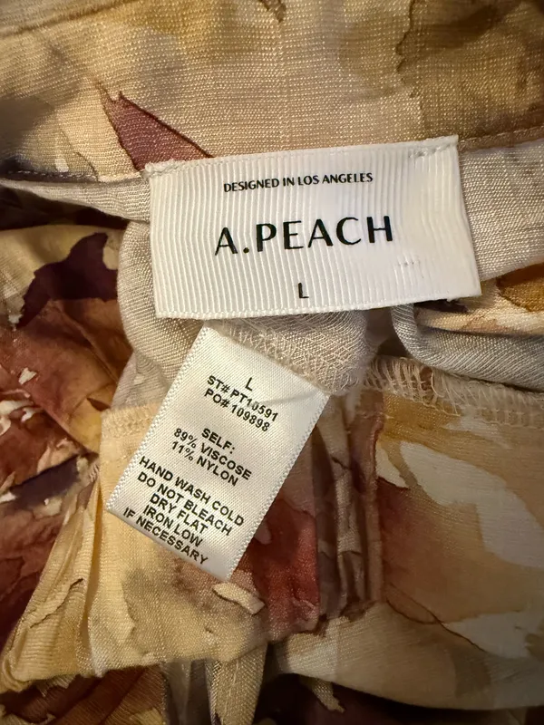 NWOT Floral Wrap top and matching palazo pants in Cream and Mauve - Image 7