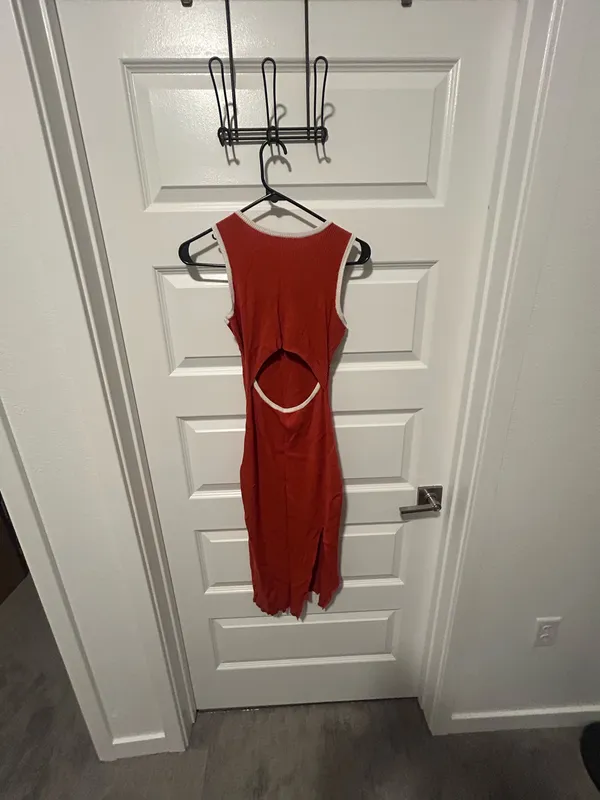 Orange midis dress with cutout Size M - Image 3
