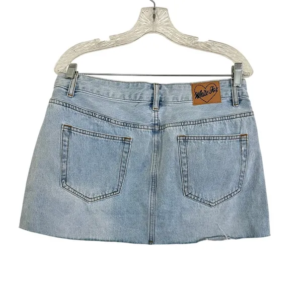 White Fox "Love To Dream" Denim Mini Skirt in a Light Blue Wash size large - Image 5