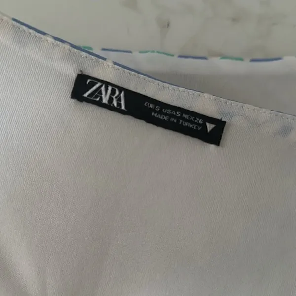 Zara blue & white daisy top EUC - Image 8